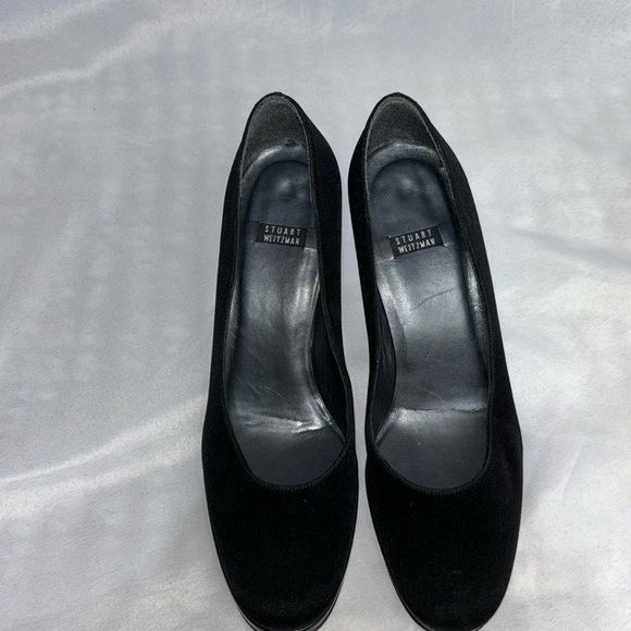 Stuart Weitzman - Picture 1 of 11